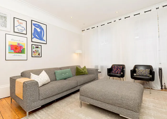 3Br 3Lvl Home, Garden & Parking, 5Min Greenwich St