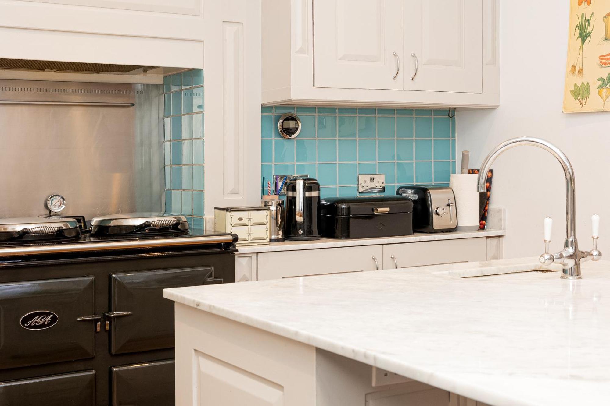 3br 3lvl Home, Garden & Parking, 5min Greenwich St Appartamento