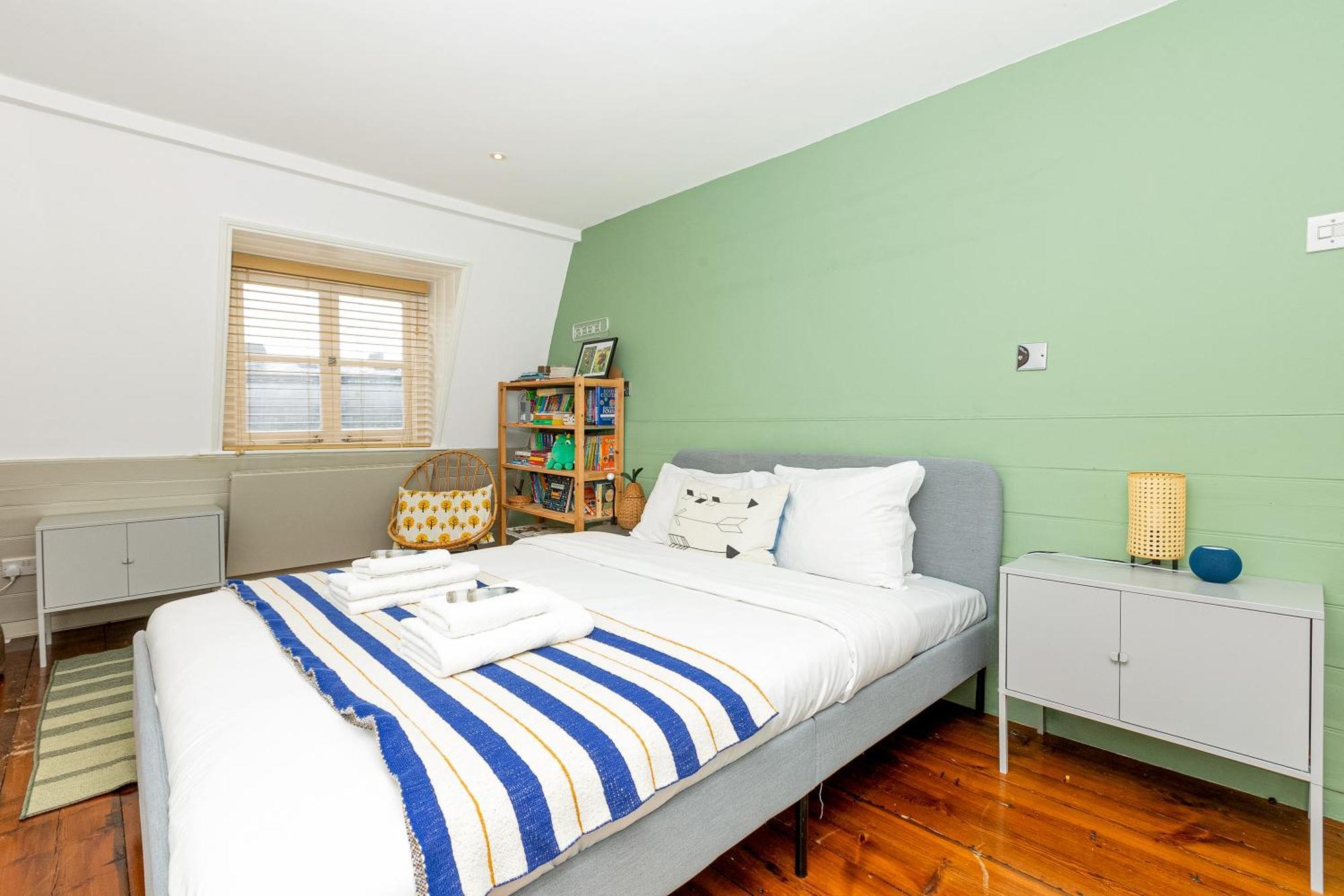 3br 3lvl Home, Garden & Parking, 5min Greenwich St * Londra